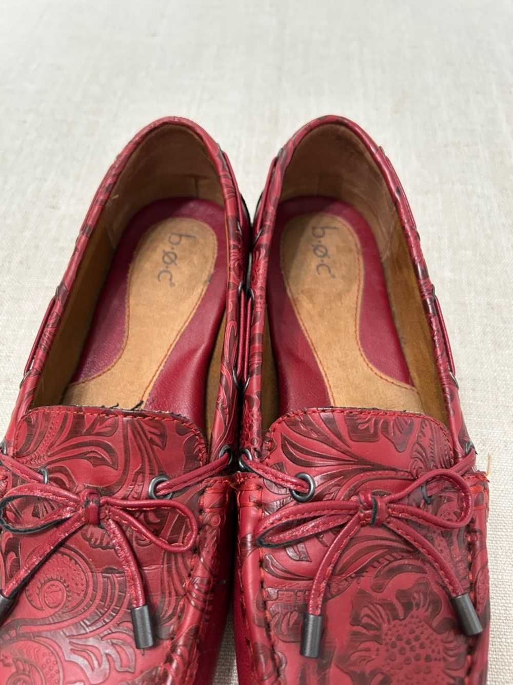 Born b.o.c. Shoes Women’s 8 Red Leather Floral Casual Driving Loafers - Picture 3 of 12